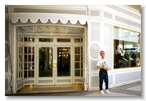 �A�����A�i�E�V���b�s���O�Z���^�[�̃N���X�`�����E�f�B�I�[���O�ɂāB